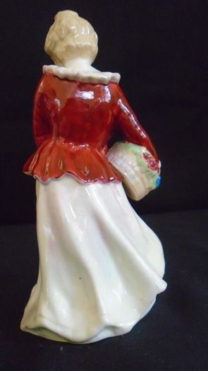 Paragon Ware/Royal Doulton Flower Girl Figurine