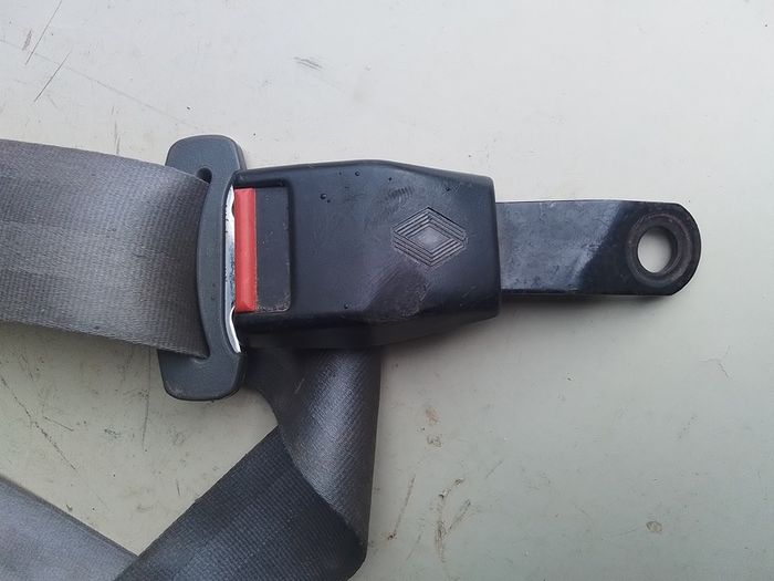 Renault Seat Belt.