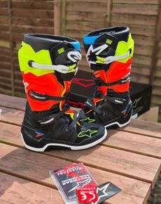 New alpinestars tech 7