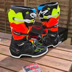 New alpinestars tech 7