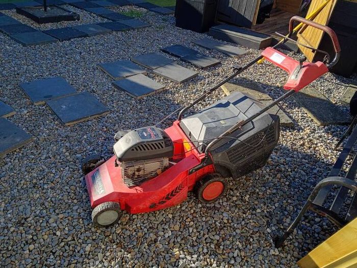 Briggs and Stratton lawnmower