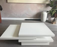 White Kave Home Large Coffee Table (Expandable)