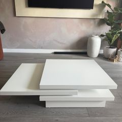 White Kave Home Large Coffee Table (Expandable)