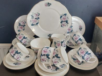 Service à Thé Adderley Rockingham - Porcelaine Fine (bone China) - 21 Pièces - Occasion