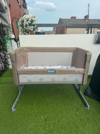 baby cot