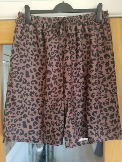 Women's Shorts XL New