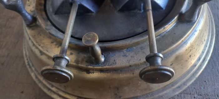 ANTIQUE  le Tropique twin wick burner camping stove working Brass and metall