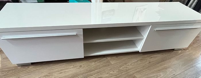 Tv stand