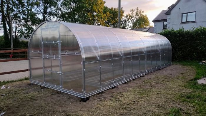 Greenhouse Extra strong ARC 2 Polycarbonate tunnel greenhouse
