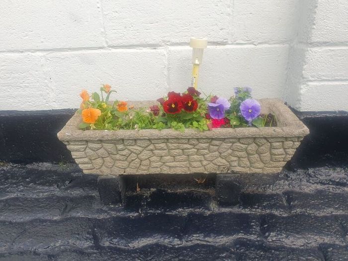 4 concrete  planters