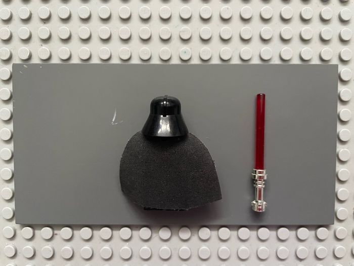lego Star Wars sw0004 Darth Vader minifigure- Light Gray Head, Dark Gray Torso Armor with Silver Chest Panel