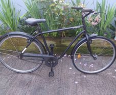 B-Twin Commuter bike