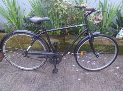 B-Twin Commuter bike