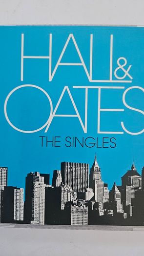 Hall & Oates - The Singles.