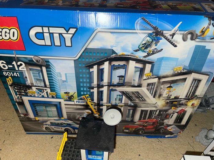 Lego City 60141 Police Station