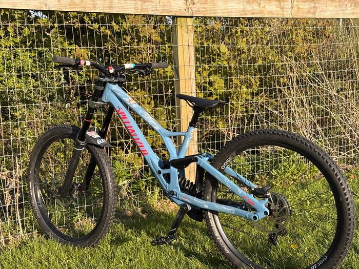 mountain bike specialised demo expert