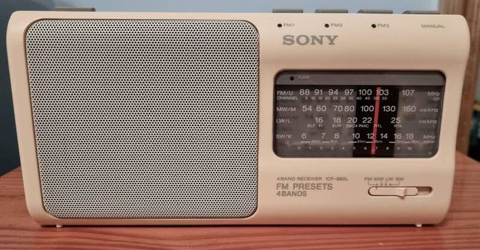 Sony Radio Icf-880l / Receiver Fm Lw Mw Sw.