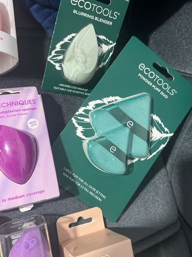 Different brand brand new makeup sponges