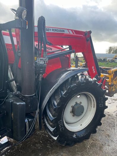 MF 956 loader