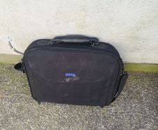 laptop bag need good clean