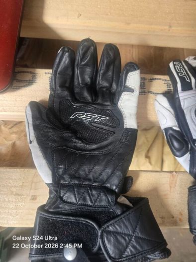 biker gloves
