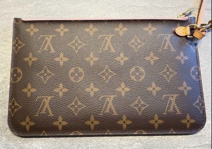 Louis Vuitton pochette