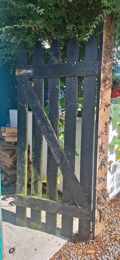 Gate