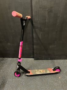 Stunt scooter