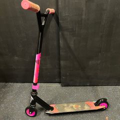Stunt scooter