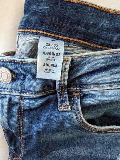 jeans women ,h&M  jeans with abrasions size S/M, Stretchy, very comfortable pants, leggings