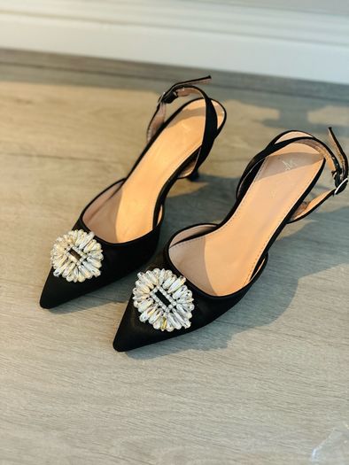 Black heels shoes