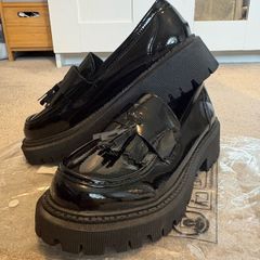 Smart/school shoes