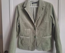 InWear cotton corduroy jacket from Brown Thomas in very good condition RRP 135 euro EU 40 or UK size 14 see last two photos for exact measurements FREE STANDARD POSTAGE INCLUDED