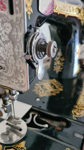 Singer 1930s machine 28k model