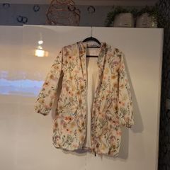 Girls jacket. Shower resistant 11y