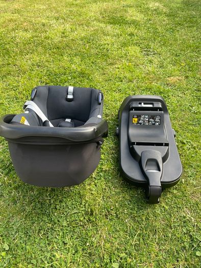 Maxi-Cosi CabrioFix i-Size Car Seat + inserts+ ISOFIX Base