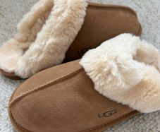 UGG slippers / 41 / UK 7.5 / new