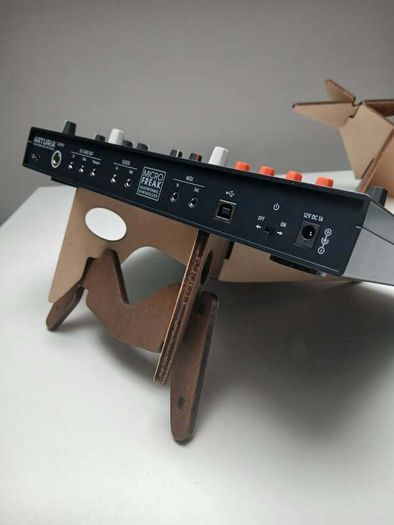 Cremacaffe Kolibri synth stand