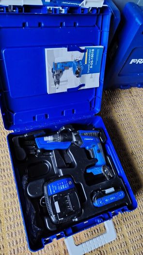 Rawlplug 18v Cordless Auto feed  screw gun. Plasterboard 2x batteries
