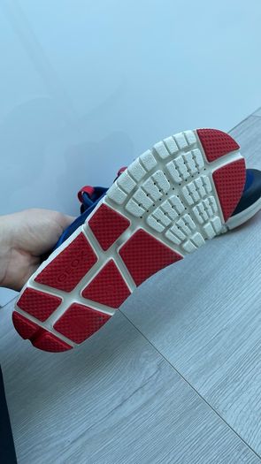 Women's sneakers