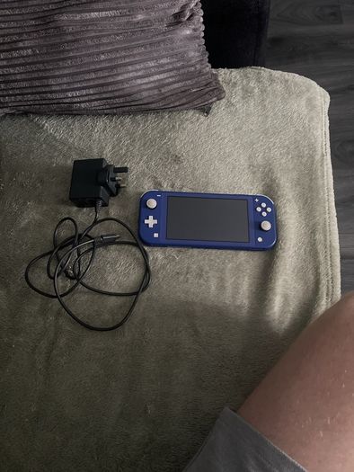 Nintendo switch lite blue