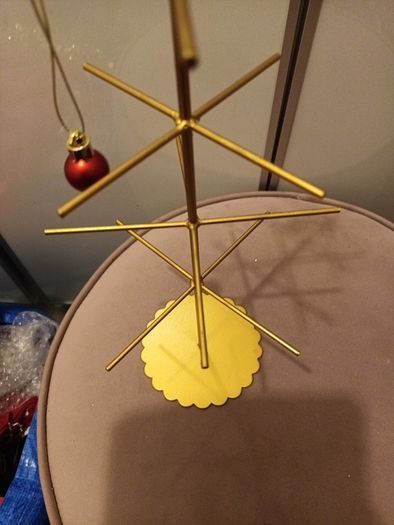 Gold contempory christmas tree &sample baubles