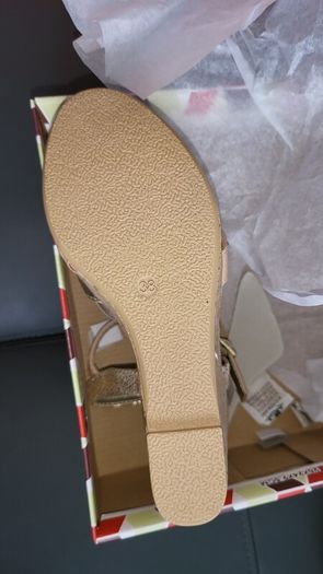 ladies sandals
