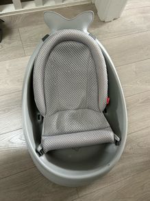 Baby bathtub skip hop