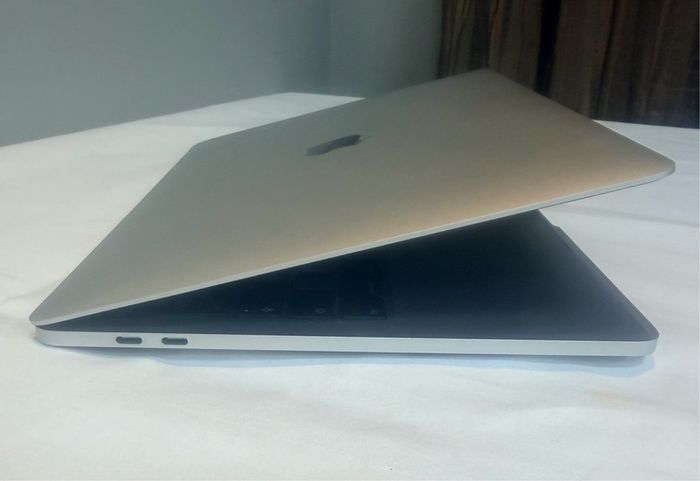 Macbook Pro 13 2020 touch bar
