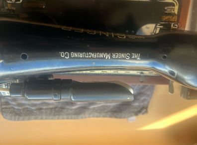 Singer Sewing Machine 201K