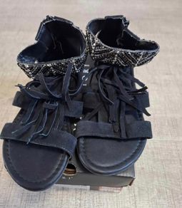 New sandals size 3