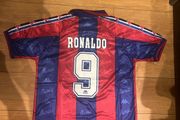 barcelona ronaldo retro jersey