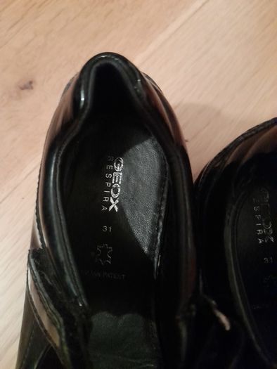 Girl's shoes