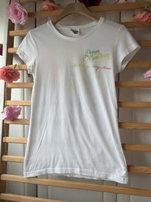 tshirt billabong size 3 uk 10.   100% cotton tshirt